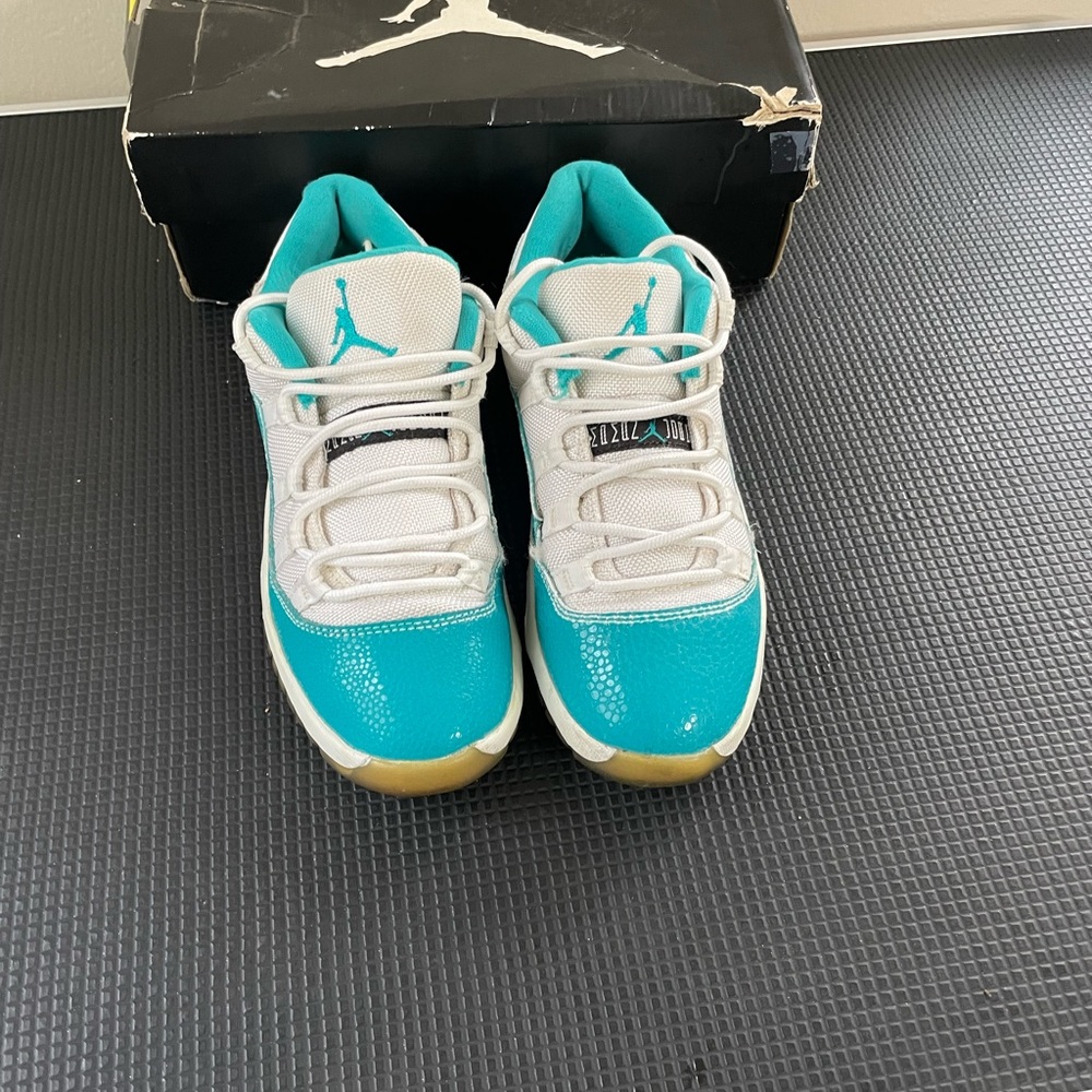 JORDAN 11 RETRO LOW GP 'AQUA SAFARI' good condition size 3y